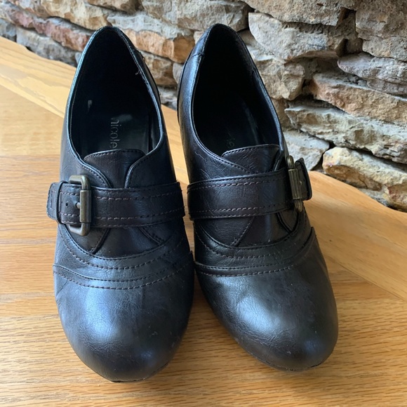 VINTAGE HEELS - Picture 4 of 4